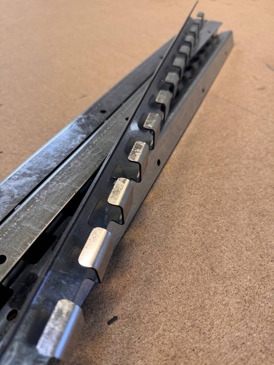 Крепления ПВХ завесы: Отправьте задачу и параметры